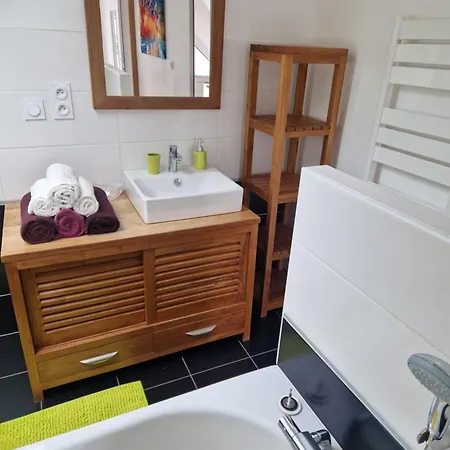 Jolie Maison Au Pied Des Plages - Jacuzzi Guidel